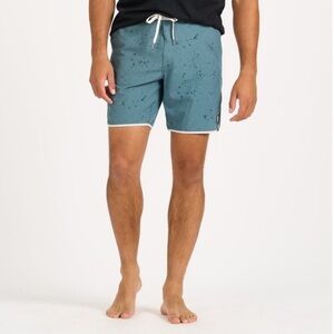 Vuori Cruise Boardshorts in Steel Blue Splatter Size 38 V314 Stretch Swim Trunks